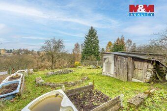 Nabízíme k prodeji krásnou zahradu o výměře 878 m² v malebné