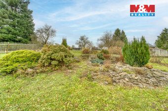 Nabízíme k prodeji krásnou zahradu o výměře 878 m² v malebné