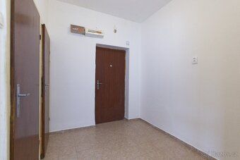 Nabízíme ke koupi prostorný byt o dispozici 3+1, který se na