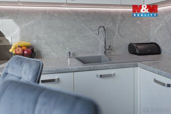 We offer for sale an apartment unit of layout 3+1 with clean area