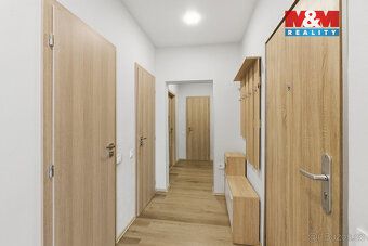 We offer for sale an apartment unit of layout 3+1 with clean area