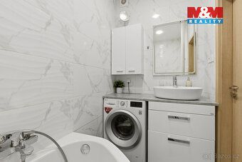 We offer for sale an apartment unit of layout 3+1 with clean area