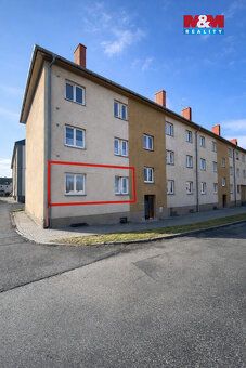 Nabízíme k prodeji prostorný a slunný byt 2+1 o užitné ploše