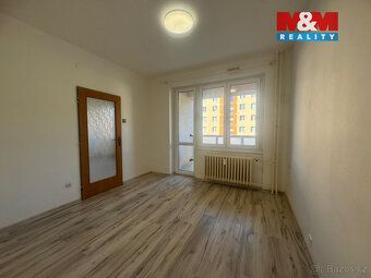 Nabízíme k pronájmu prostorný byt 3+1 o výměře 67 m² v klidn