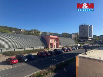 Nabízíme k pronájmu prostorný byt 3+1 o výměře 67 m² v klidn