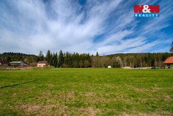 Nabízíme Vám k prodeji pozemky o celkové výměře 18 457 m2 v 