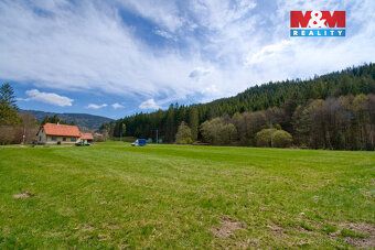 Nabízíme Vám k prodeji pozemky o celkové výměře 18 457 m2 v 
