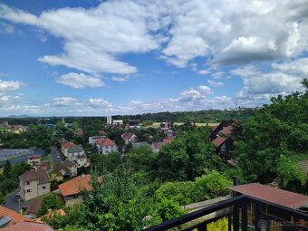 Ponuka na predaj rodinného domu v centre Žatca, Námestie 5. mája, vedľa