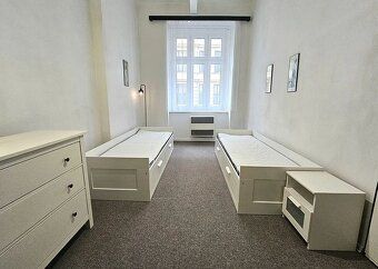 Nabízíme k pronájmu velmi pěkný, zrekonstruovaný a kompletně