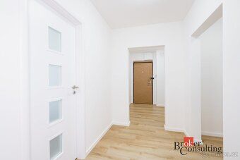 Pronájem bytu 3+1 po rekonstrukci – Praha 4, Modřany, ulice 