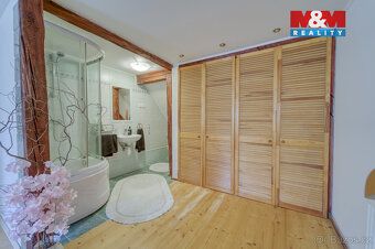 We offer for sale a family house with 6+kk in the village of Hodousice near Nýrsko, which is…