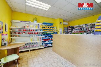 Nabízíme k prodeji rozlehlý výrobní areál o rozloze 5500 m2 