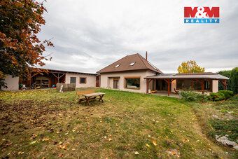 We offer for sale a detached family house in the village of Lechovice near Znojmo.