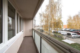K dlouhodobému podnájmu nabízíme velmi pěkný a prostorný byt