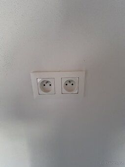 Nabízíme Vám ke koupi zděnou garáž s vlastním pozemkem pod n