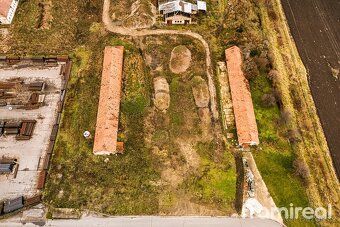 Ref. No. 02110 Hello, We offer for sale an extensive commercial property of total area 9,422…