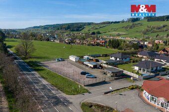 Prodej komerčních pozemků 1709 m² v klidné části obce Dlouhá