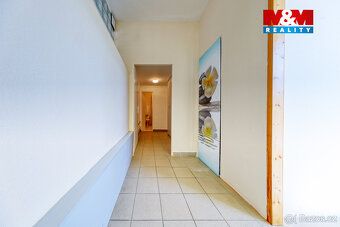 Máme zde jedinečnou příležitost k pronájmu komerčního přízem