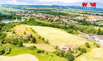 For sale construction plot of 730 m2 in quiet location of town
