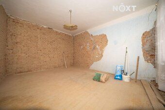 Nabízíme k prodeji rodinný dům v obci Nové Syrovice, vzdálen