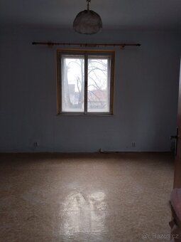 I am offering for sale a family house of layout 4+2 on land plot 517m² near the center