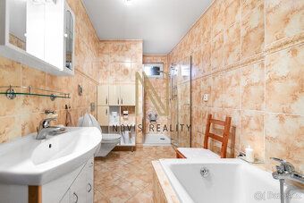 We offer for sale a carefully maintained house in the desirable location of P