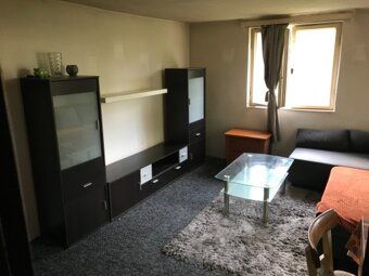 Pronajmu zděnou chatu s pozemkem 600 m2, na krásném místě, v