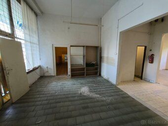 We offer commercial space for rent with total area of 87 m²