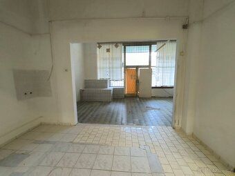 We offer commercial space for rent with total area of 87 m²