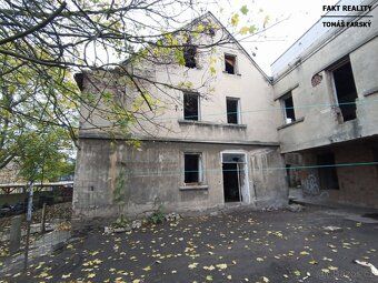 We offer for sale commercial property of total built-up area 