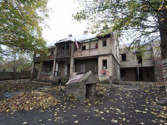 We offer for sale commercial property of total built-up area 