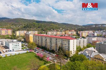 Prostorný byt o dispozici 2+1 o celkové ploše i s příslušens