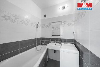 Prostorný byt o dispozici 2+1 o celkové ploše i s příslušens