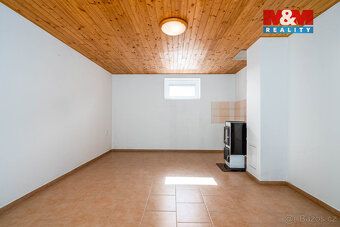 Nabízíme k prodeji rodinný dům se zahradou o dispozici 3+1 a