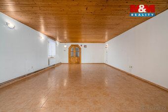Nabízíme k prodeji rodinný dům se zahradou o dispozici 3+1 a