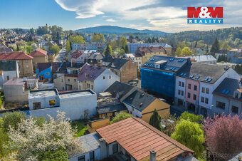 Nabízíme k prodeji nemovitost ideální pro kombinaci bydlení 