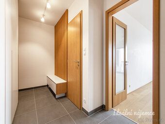 Tento moderní a prosluněný byt s dispozicí 3+kk nabízí ideál