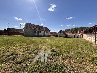 Ev.č. 106003 Nabízíme Vám k prodeji rodinný dům o dispozici 