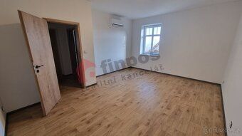 Nabízíme k prodeji atraktivní podkrovní byt 2+1 o rozloze 74