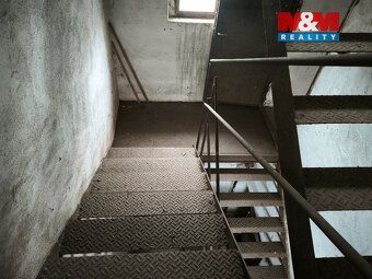 We offer for sale unique warehouse premises in a four-story building