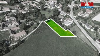 Nabízíme k prodeji prostorný stavební pozemek o výměře 1 653