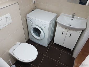 Nabízíme k pronájmu byt 3+kk s balkónem o rozloze 66 m2 v Pr