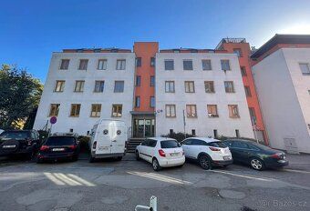 From direct owner without commission. Long term rent of fully equipped spacious atypical…