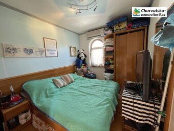 CHORVATSKO-NEMOVITOSTI.cz nabízí apartmán v atraktivní lokal
