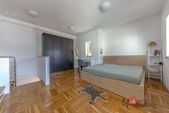 Prodej podkrovního mezonetového bytu 3kk (110m2) s velkou te