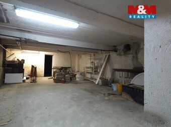 We offer commercial space for rent of size 40 m² + 14
