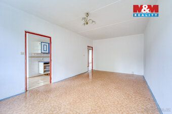 We offer you a spacious 3BR apartment of 77 sqm, which is located in a quiet housing estate on…
