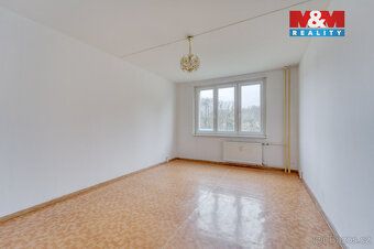 We offer you a spacious 3BR apartment of 77 sqm, which is located in a quiet housing estate on…