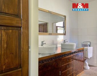 Nabízíme k pronájmu prostornou restauraci o užitné ploše 300