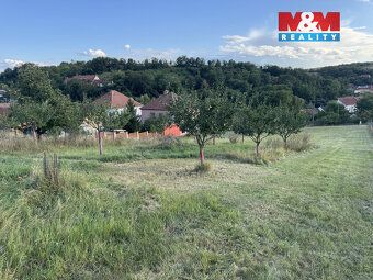 Nabízíme k prodeji atraktivní pozemek k bydlení na okraji ob